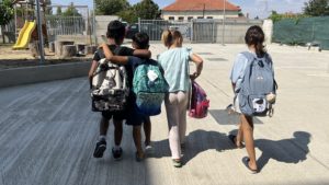 „Un ghiozdan pentru fiecare”, o șansă în plus la educație pentru copiii din familii vulnerabile