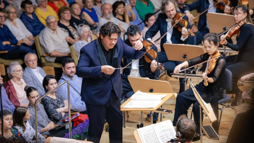 Peste 5.000 de spectatori la concertele din cadrul Festivalului “George Enescu” de la Timişoara Peste 5.000 de spectatori la concertele din cadrul Festivalului “George Enescu” de la Timişoara
