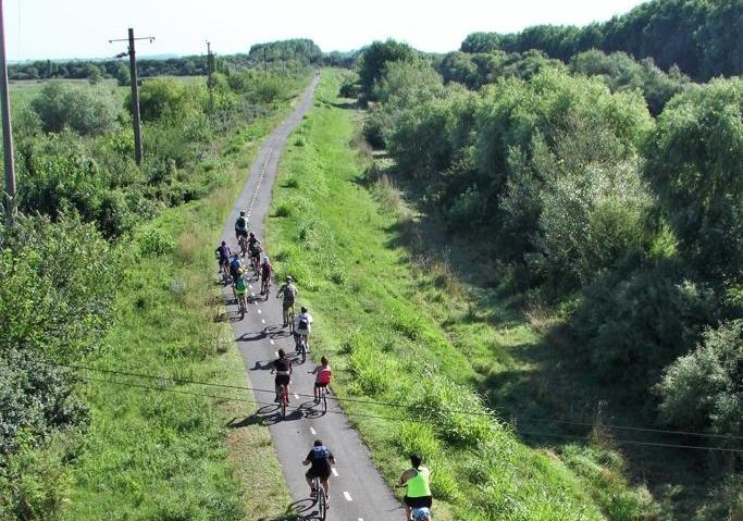 Timișul dezvoltă traseele de cicloturism: punct memorial inaugurat pe ruta europeană „Cortina de Fier”