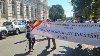 Protestele continuă în învățământul arădean