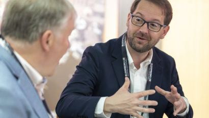 Dominic Fritz, singurul primar din România selectat în Inițiativa Bloomberg LSE pentru Leadership în Orașele Europene