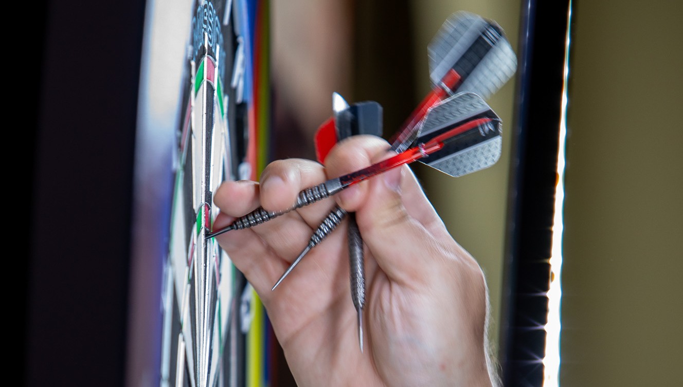 „Timișoara țintește sus!”, concurs de darts dedicat studenților pasionați de precizie și fair-play