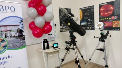Elevii de la Colegiul Bănățean explorează spațiul în noul laborator de astrofizică