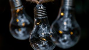 Juridic | Cine primește sprijin pentru plata facturilor la energia electrică?