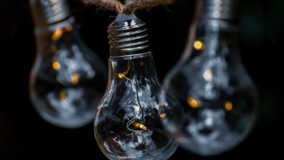 Juridic | Cine primește sprijin pentru plata facturilor la energia electrică?