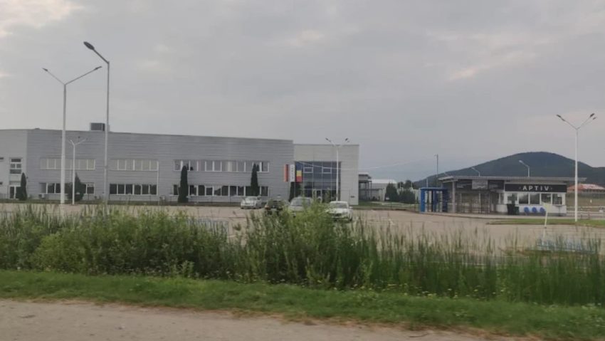 Cel mai mare angajator din zona orașului arădean Ineu ar urma să închidă fabrica de componente auto