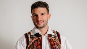 Ciprian Pop, interpretul care reprezintă cu cinste Banatul pe marile scene ale folclorului românesc