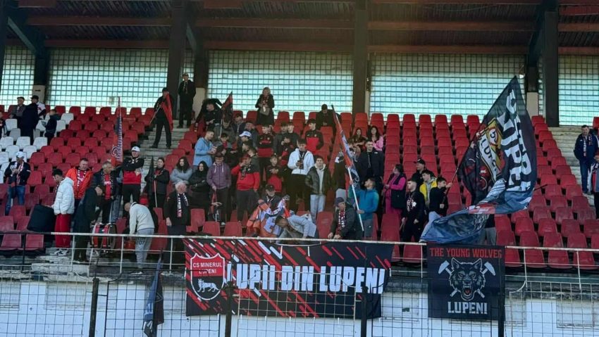 Final încins în derby-ul Văii Jiului / AUDIO