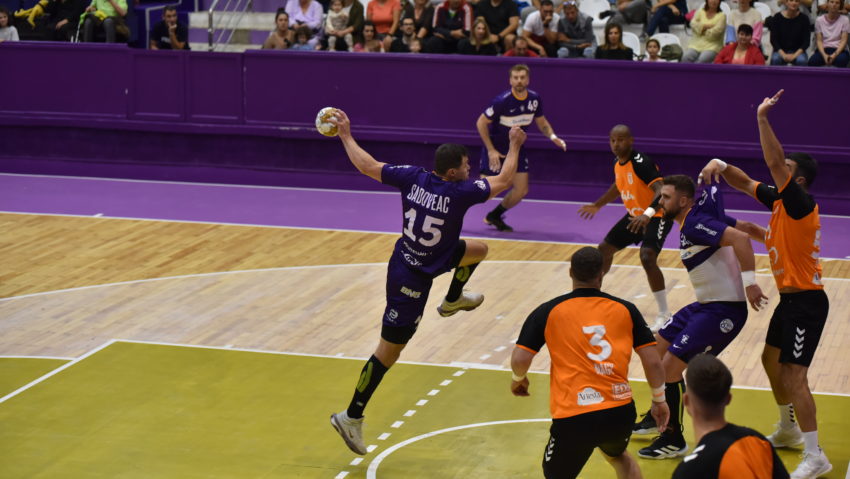 SCM Politehnica Timișoara vrea să administreze prima înfrângere liderului / AUDIO