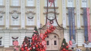 Iluminat festiv și decorațiuni de Crăciun la Palatul Baroc