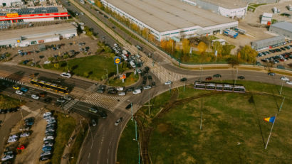 Noi reguli în sensul giratoriu de la AEM: tramvaiele vor avea prioritate