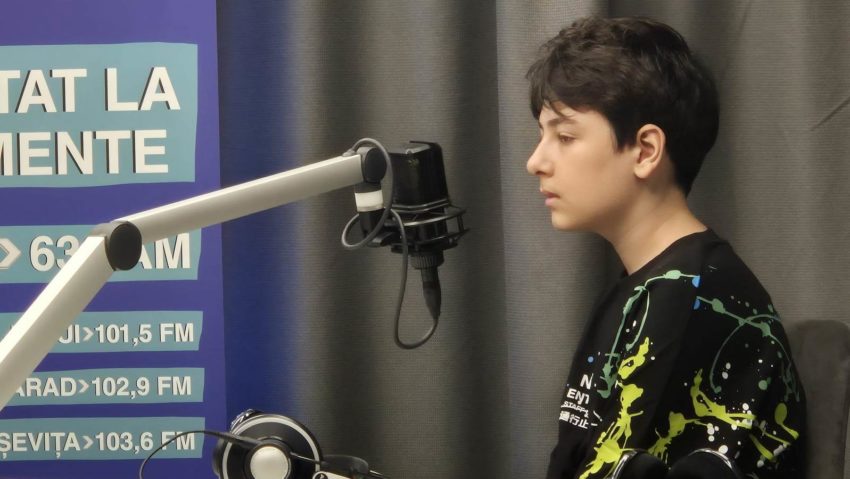 ”Vocea este comoara unică a fiecărei persoane” consideră băiatul dintr-a VII-a care a îndrăgit radioul ”Vocea este comoara unică a fiecărei persoane” consideră băiatul dintr-a VII-a care a îndrăgit radioul