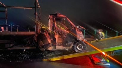 Accident grav pe autostrada A1 în județul Hunedoara; autoutilitară distrusă de flăcări