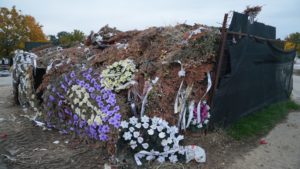 Amendă de 100.000 de lei pentru deșeurile lăsate de firma care a concesionat cimitirul din Calea Buziașului