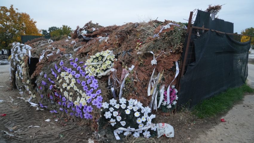 Amendă de 100.000 de lei pentru deșeurile lăsate de firma care a concesionat cimitirul din Calea Buziașului