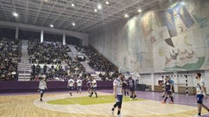 AUDIO / Handbaliştii violeţi au smuls un punct liderului