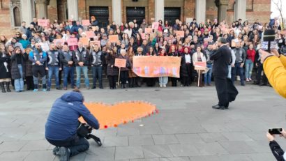 „Solidaritate, nu tăcere”: Sute de timișoreni au ieșit în stradă împotriva violenței asupra femeilor