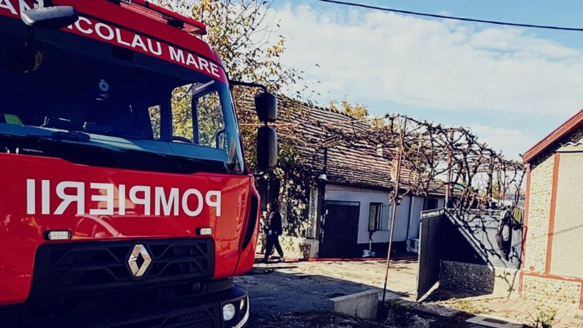 Incendiu la o casă din Lovrin, provocat de o scânteie sărită din sobă