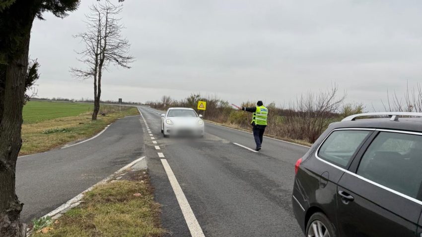 Razie rutieră la Sânnicolau Mare: 85 de amenzi, 8 permise reținute și peste 200 de șoferi testați