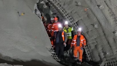 Progres pe Autostrada A1 Margina – Holdea: a fost străpunsă o nouă galerie de tunel