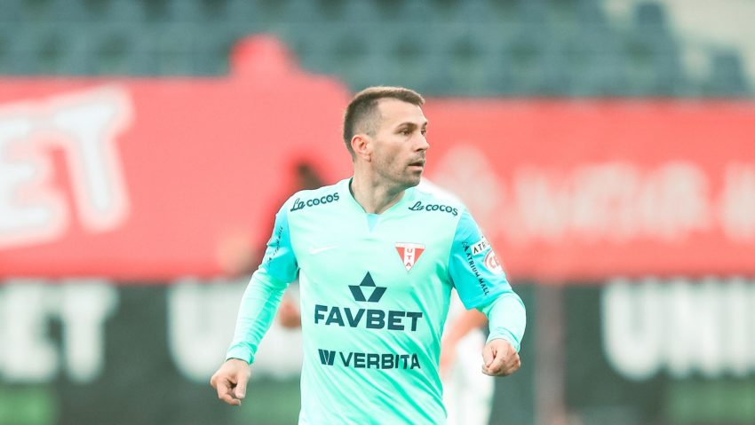 UTA dă doi fotbaliști în echipa etapei / AUDIO