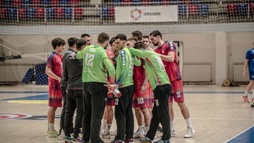 CSM Oradea se califică la capătul unui meci cu 71 de goluri / AUDIO