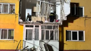 Femeie rănită după explozia unei butelii într-un apartament Aleșd