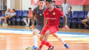 West Deva pierde și încasează trei cartonașe roșii