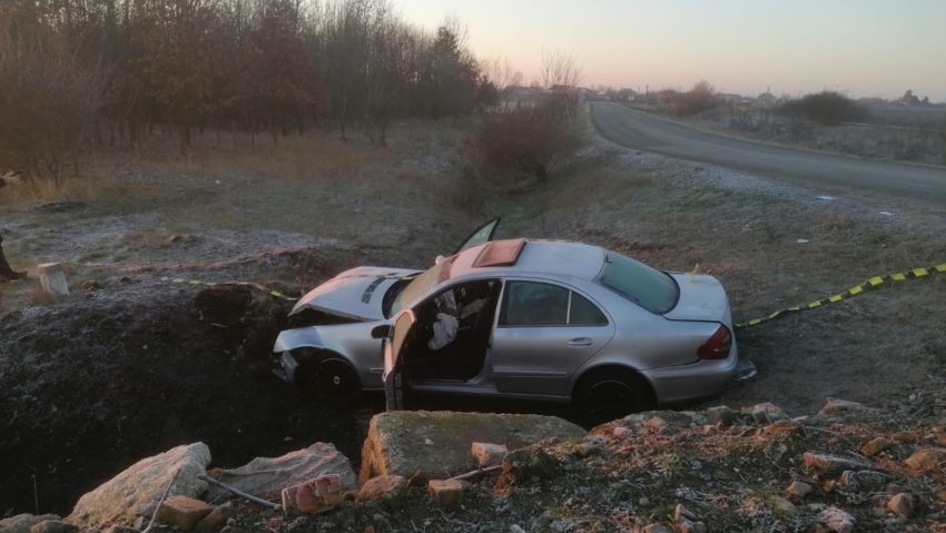 Accident grav în Timiș: cinci răniți după ce un șofer băut s-a răsturnat cu mașina