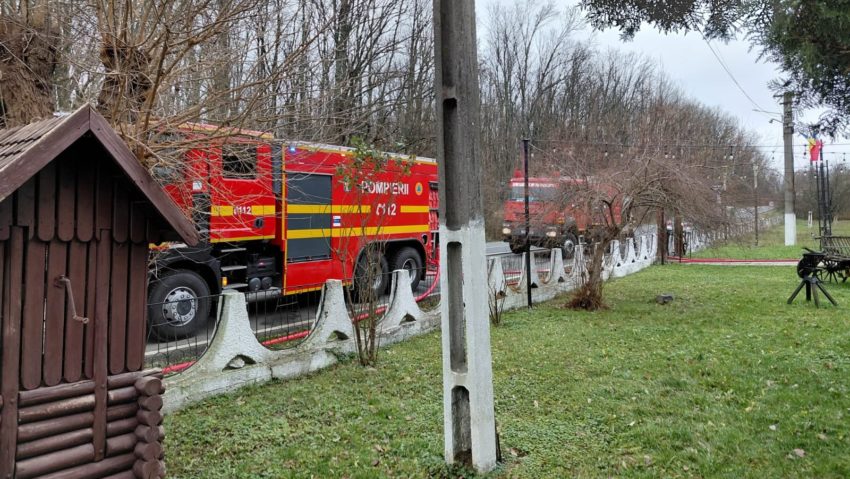 Incendiu la un operator economic de la ieșirea din Lugoj. Opt angajați s-au autoevacuat