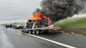 Ambulanță în flăcări pe autostrada A1