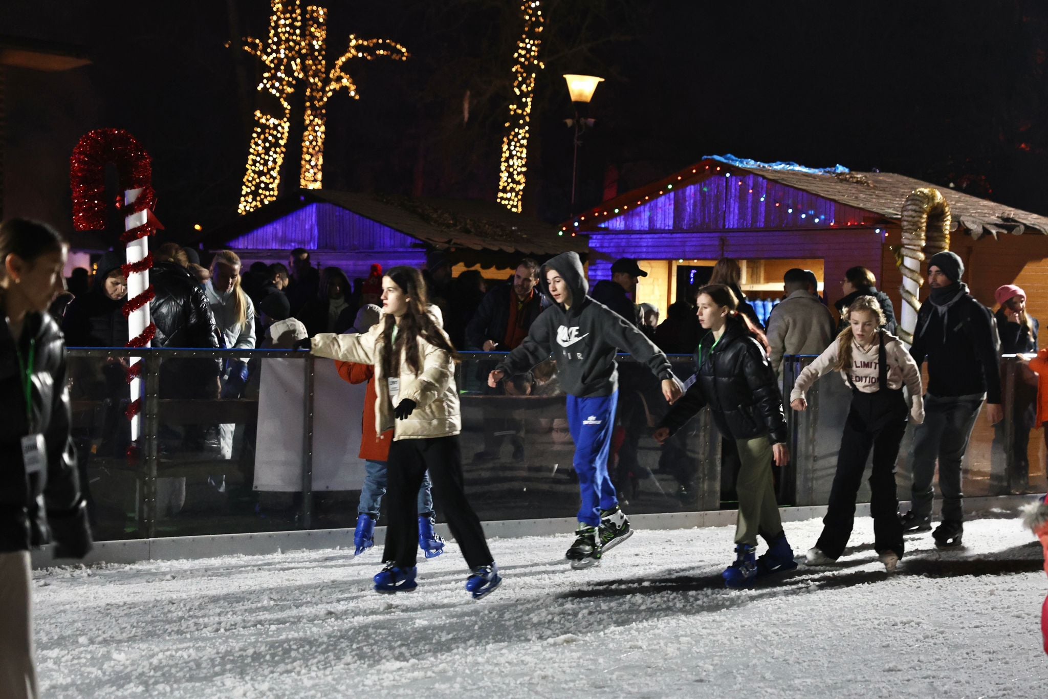 Patinoar gratuit și colinde la Muzeul Satului.  Program„Lights of the Village” 6-21 decembrie 2025