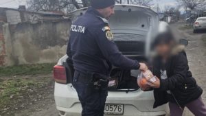 Polițiștii din Lugoj, gest de solidaritate de Crăciun: cadouri pentru copiii din familii nevoiașe