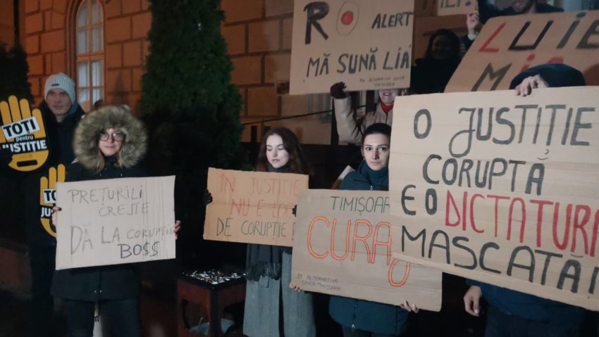 Sute de persoane la un protest legat de justiție la Timișoara