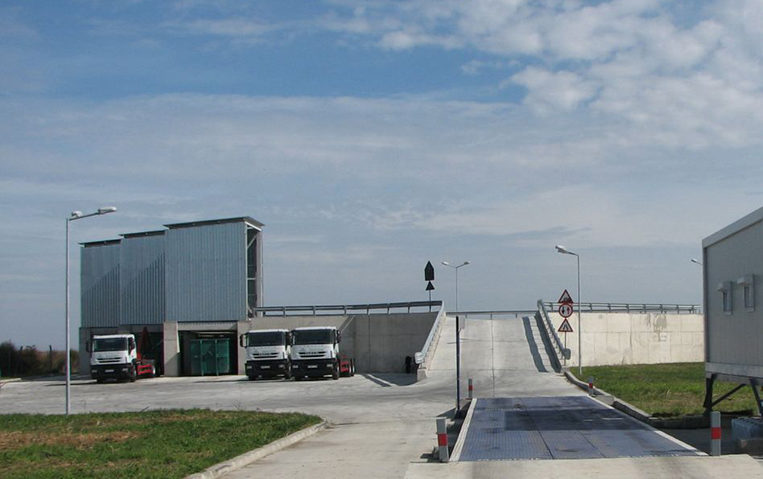 CJ Timiș a reziliat contractul cu Polaris. Se caută operator de urgență pentru stația de transfer a deșeurilor