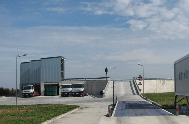 CJ Timiș a reziliat contractul cu Polaris. Se caută operator de urgență pentru stația de transfer a deșeurilor