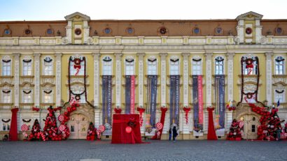 Cât au costat decorațiunile de Crăciun la Palatul Baroc și CJ Timiș
