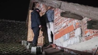 Jandarmeria Timiș: Băiatul de 13 ani implicat în crima din Cenei nu e în casa bunicilor