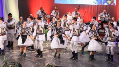 Două ansambluri profesioniste în spectacol la Deva, de Ziua Unirii Principatelor Române
