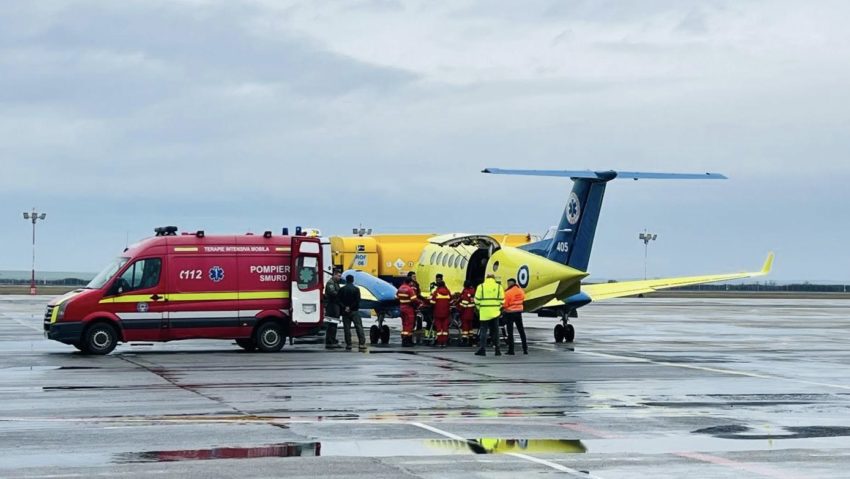 Doi dintre suporterii greci, internaţi la Spitalul Judeţean din Timișoara, au plecat spre casă cu un avion
