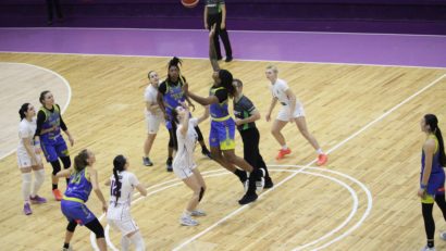 Baschetbalistele Aradului pierd la Sfântu Gheorghe