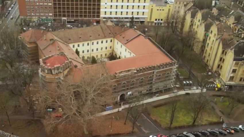 Lucrări la Castelul Huniade din Timișoara. Termen pentru redeschiderea unei părți a clădirii