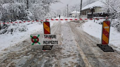 Ninsori abundente în județul Arad: trafic îngreunat și peste 2.000 de gospodării fără curent