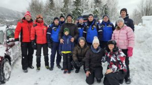 Un copil și șapte adulți, salvați după ce au rămas blocaţi de zăpadă la o casă de vacanţă