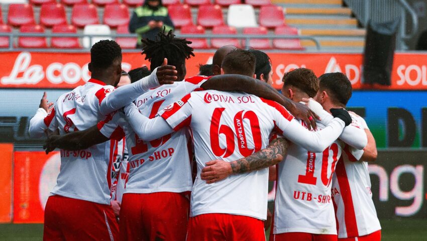 La Galați, meciul ultimei șanse. Pentru ambele echipe / AUDIO