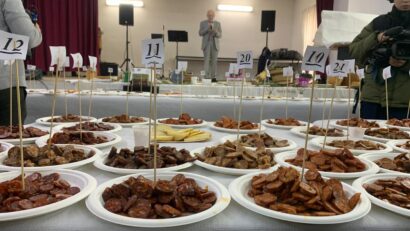 Tradiție și gust autentic. „Degustarea cârnaților bănățeni” și-a desemnat câștigătorii din 2026