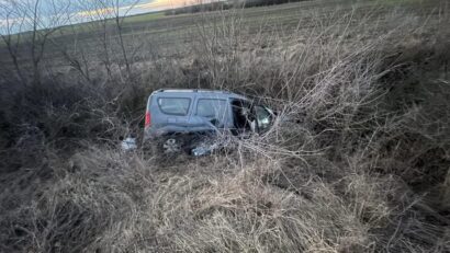 Accident în Timiș: trei răniți după o coliziune frontală