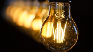 Juridic | Factura de regularizare a energiei electrice pe o perioadă mai veche de 3 ani poate fi contestată