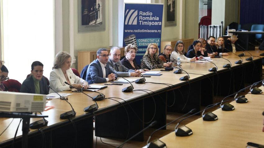 Dezbatere la Timișoara despre limitarea accesului copiilor la social media. Propuneri pentru protejarea minorilor