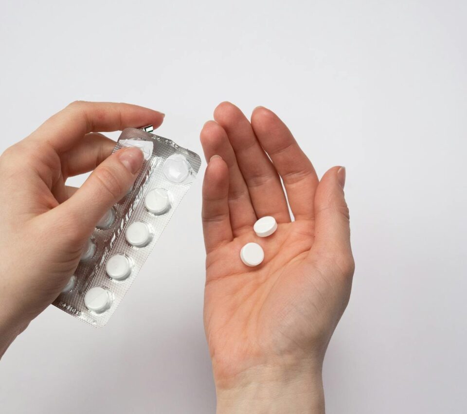 ISJ Timiș investighează cazul elevei care a ajuns la spital după ce a ingerat mai multe pastile